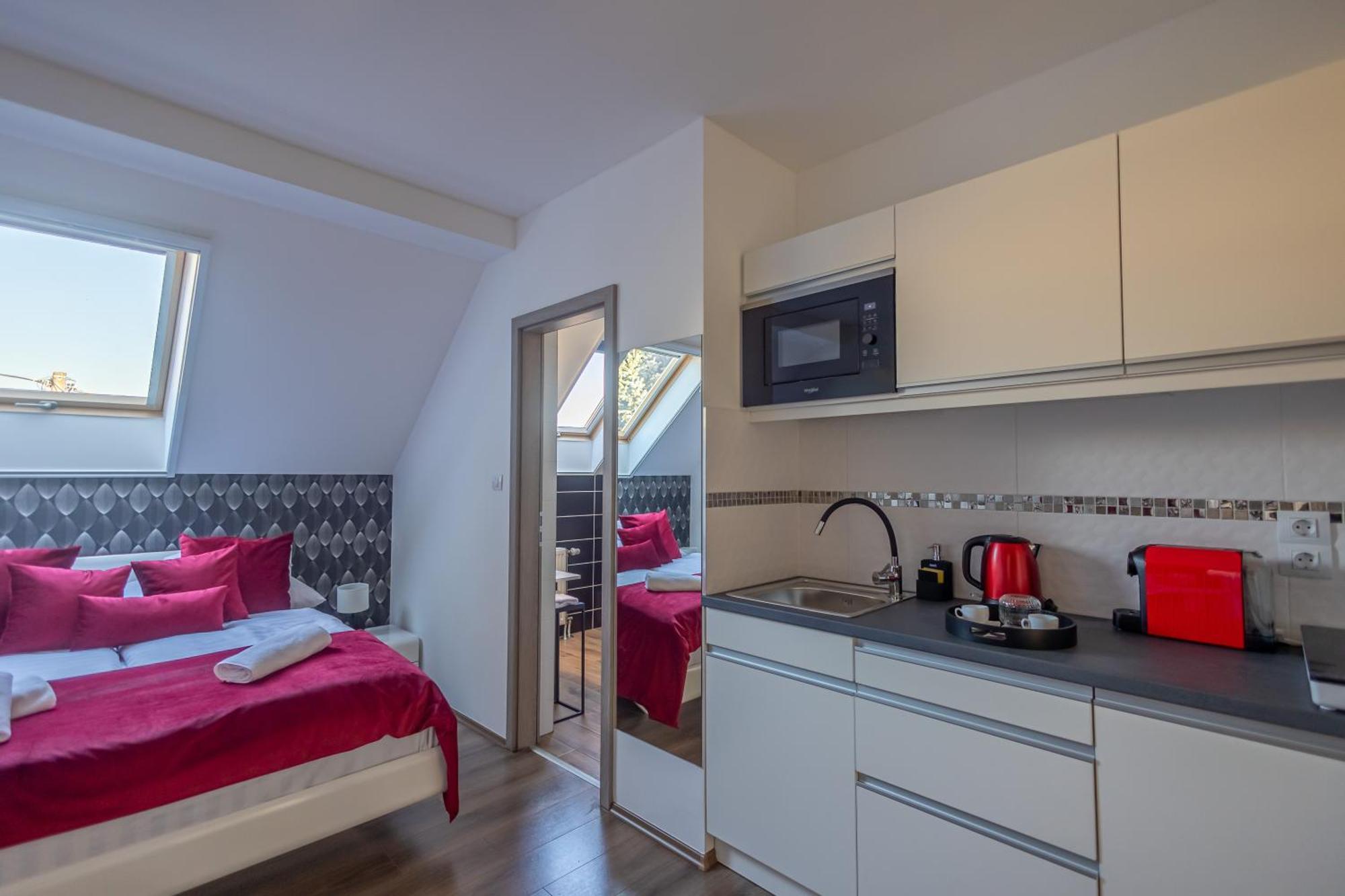 Happy Home Apartman Μίσκολτς Εξωτερικό φωτογραφία